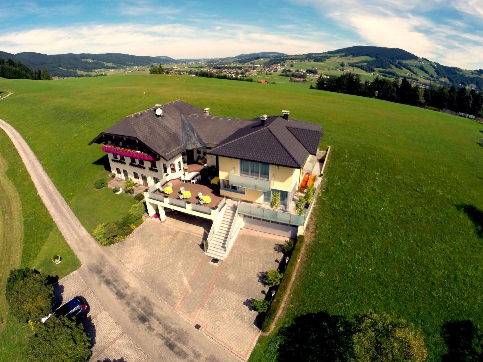Gaestehaus Stabauer Mondsee Esterno foto
